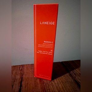 LANEIGE RADIAN-C BRIGHTENING
TREATMENT ESSENCE